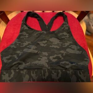 Fabletics Black and Gray Camouflage Women’s Medium Sports Bra